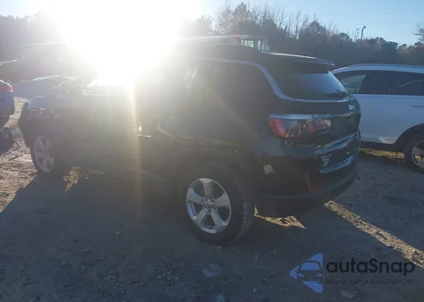 2018 Jeep Compass Latitude 4X4 from USA, damaged, VIN 3C4NJDBBXJT246552